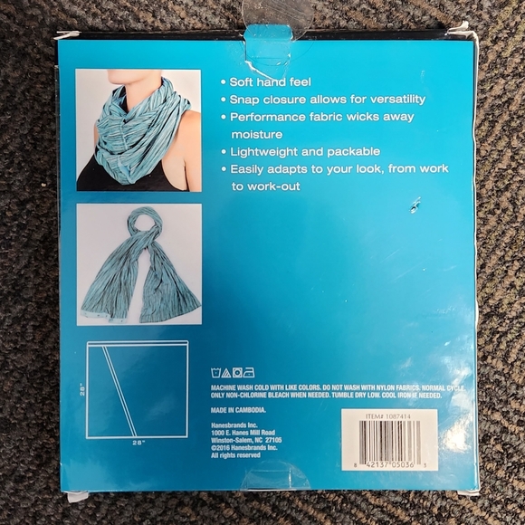 Champion Light weight snap scarf - Picture 2 of 2